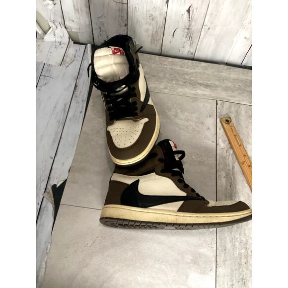 Jordan 1 x Travis Scott High Mocha EUC Sz 10 No Box Rare Reverse Swoosh